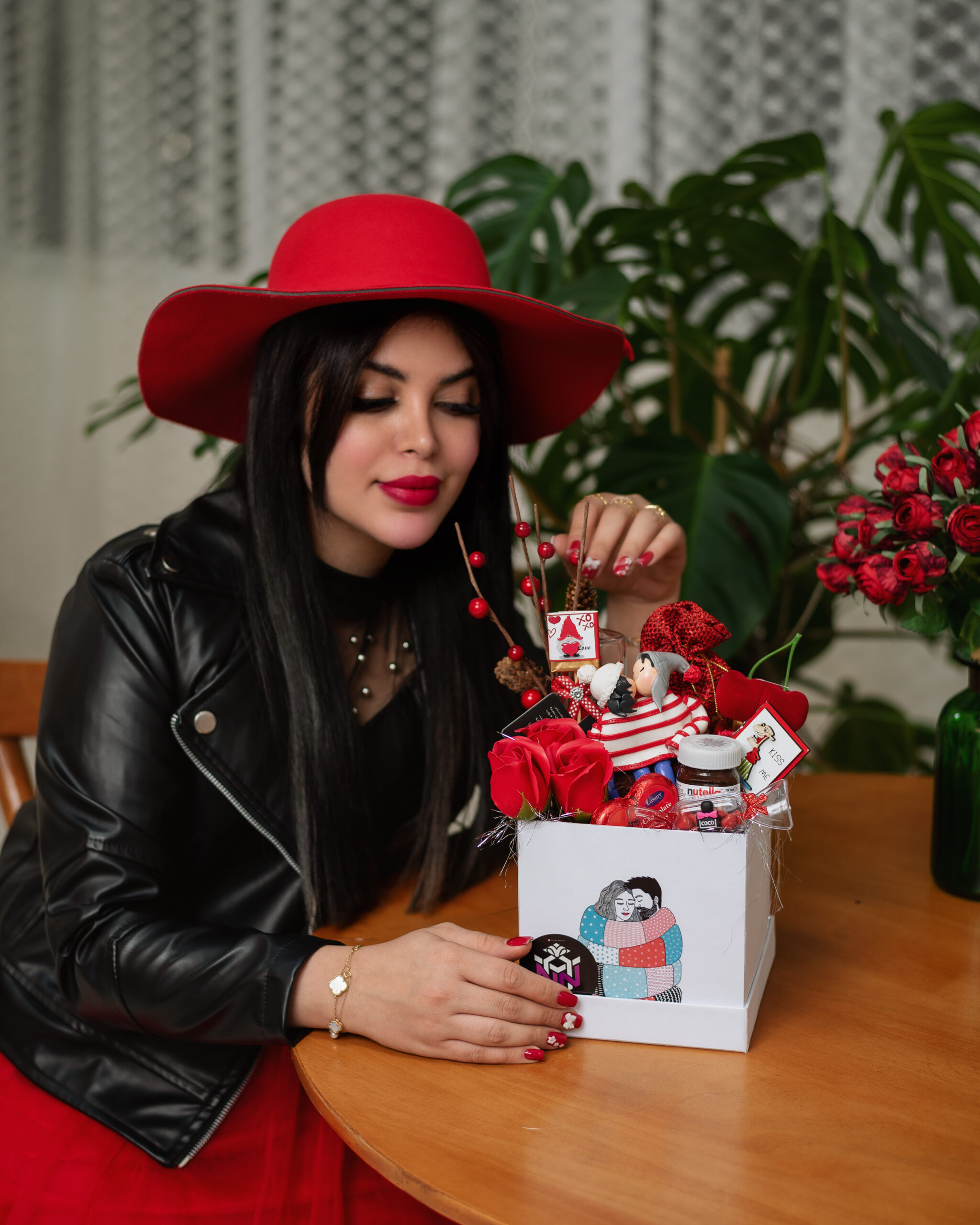 “Moments of Love” | باکس لاکچری عاشقانه همراه...